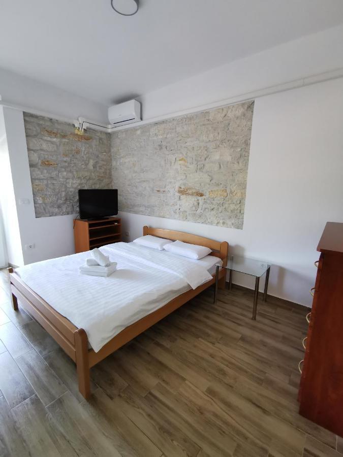 Apartment Damir Pula Exterior photo